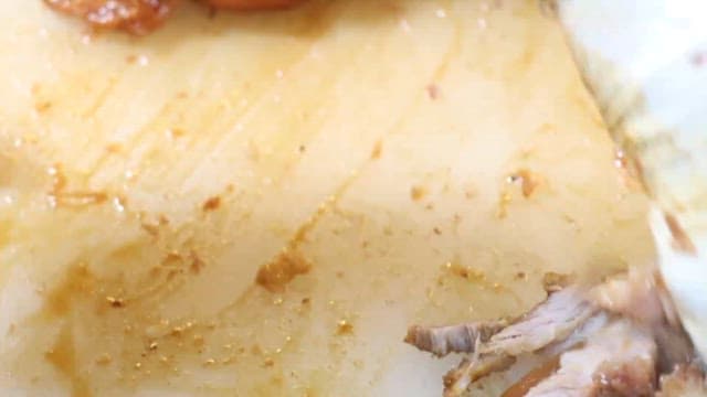 The process of trimming pig's feet