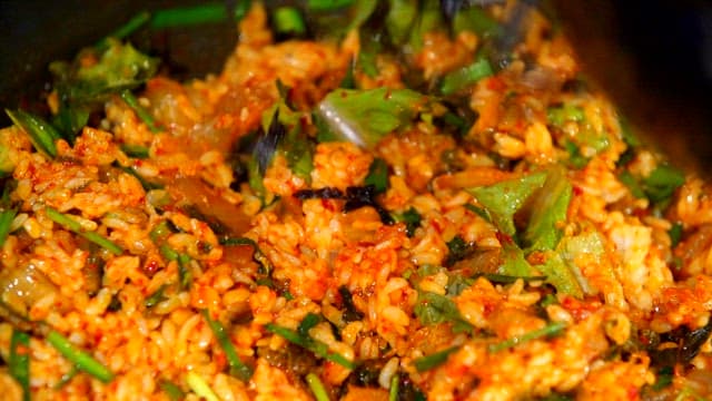 Sliced laver added to fried rice