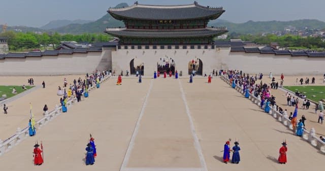 Traditional guard ceremony at Gyeongbokgung Palace