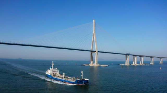 Ship passing under a Incheon bridge