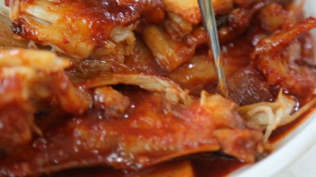 Stingray in spicy assorted braised fish