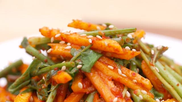 Spicy and sour apple parsley salad with sesame seeds