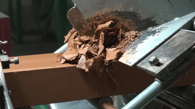 Machine for processing clay