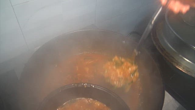 Hot fish porridge in a ttukbaegi