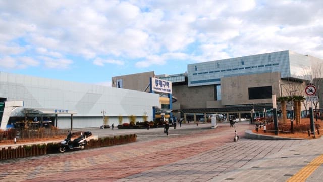 Quiet Morning at Dongdaegu Station