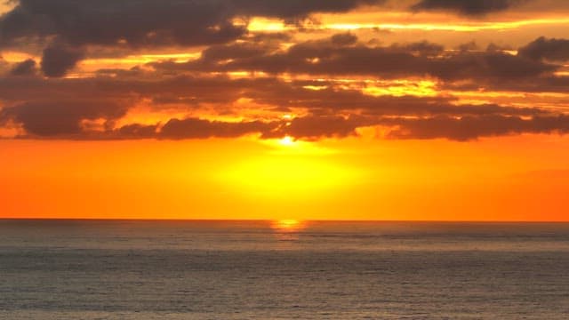 Vibrant sunset over the ocean