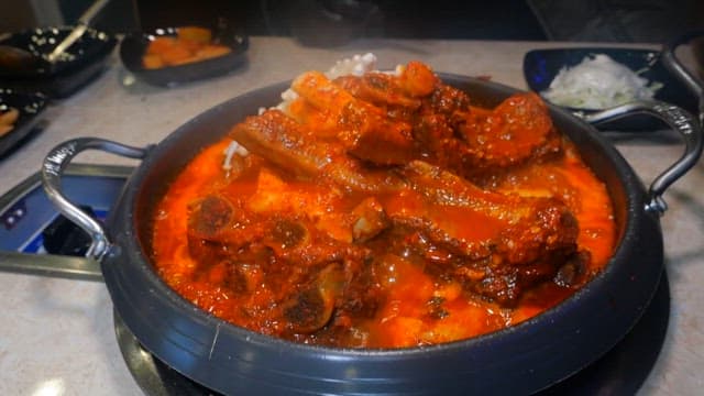 Hearty and spicy braised ribs