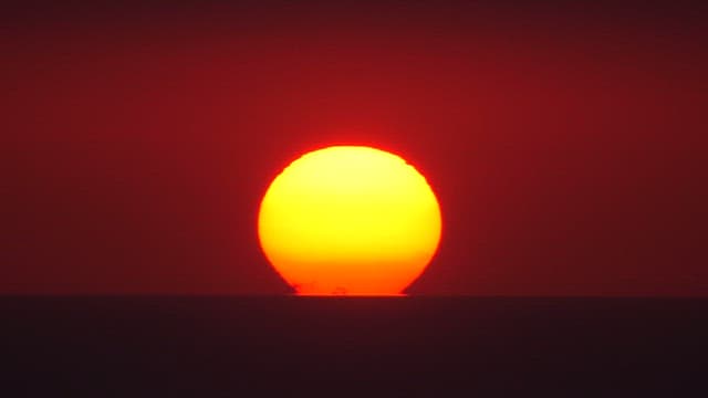 Majestic Sunset over the Horizon