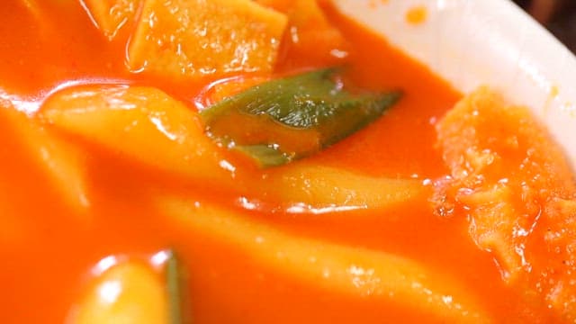 Spicy tteokbokki with rice cakes and fish cakes