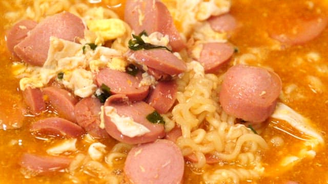 Ramyeon with sausages and egg