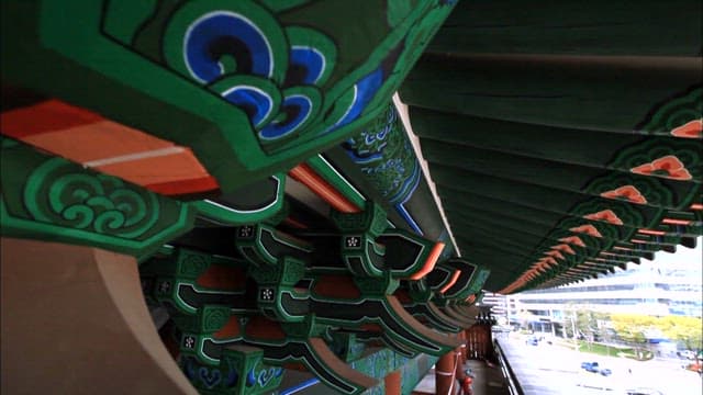 Eaves of Sungnyemun Gate located in the heart of downtown Seoul