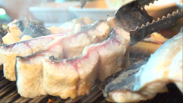 Well-grilled eel on the grill