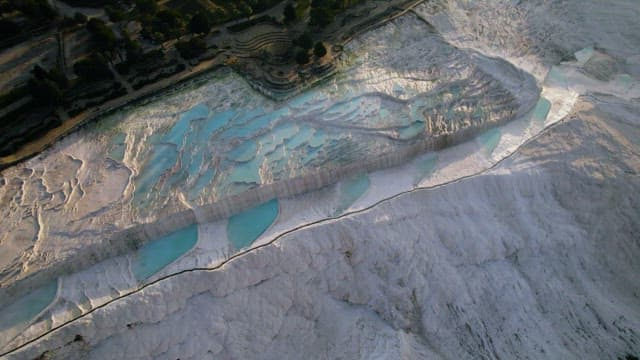 Cascade Hot Springs Made of Lime