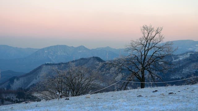 Serene Winter Dusk in the Mountains
