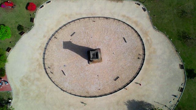 Silla’s Astronomical Observatory on the Site of an Palace.