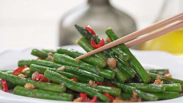 Chopstick of Stir-fried Fresh Asparagus