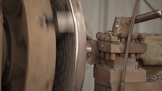 Machine processing metal