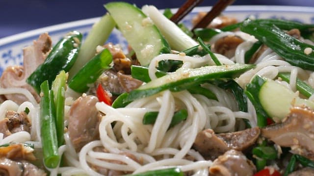 Noodle dish with plenty of fresh and varied vegetables