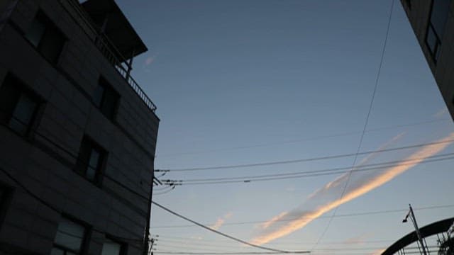 Villa in a Residential Area of ​​the City at Dusk