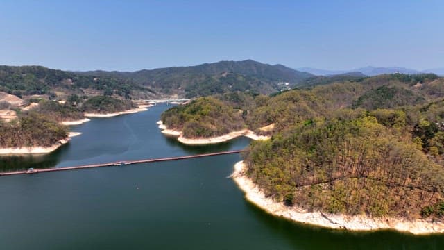 Beautiful lake surrounded by lush mountains