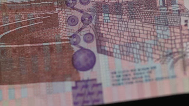 Suwon's gift certificate with elaborate design elements to prevent counterfeiting