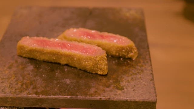 Gyukatsu Cooked Deliciously on a Heated Stone Plate