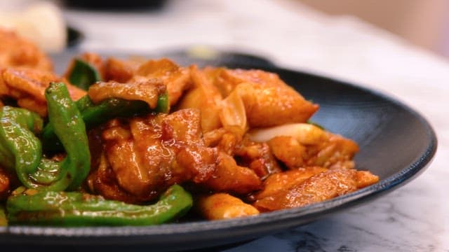 Sizzling Stir-Fried Chicken and Vegetables