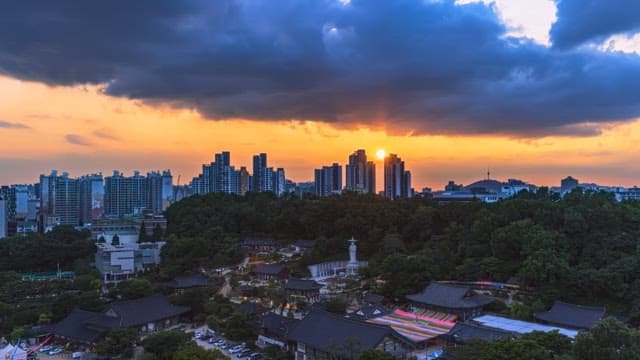 Night view of the temple complex covered with clouds