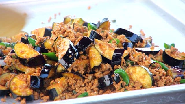 Stir-fried eggplant and minced meat dish