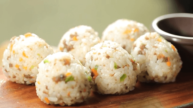 Korean rice balls with vegetables and meat