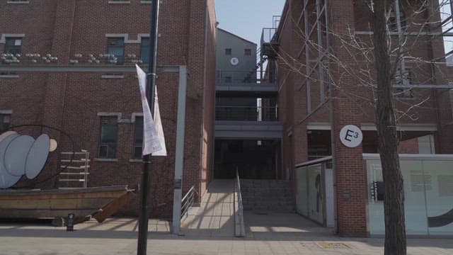 Quiet Building in Urban Area