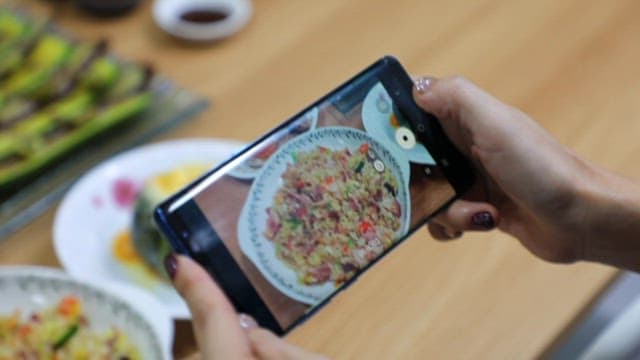 Capturing Homemade Cuisine Through a Smartphone