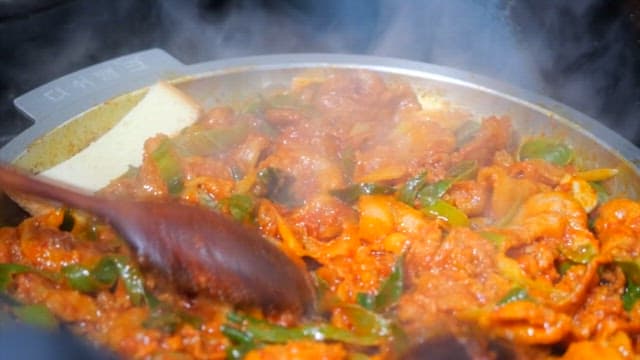 Cooking Hot and Stir-Fried Spicy Pork