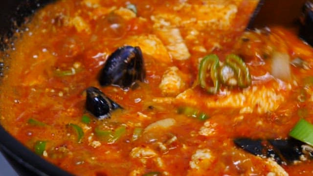 Boiling soft tofu stew