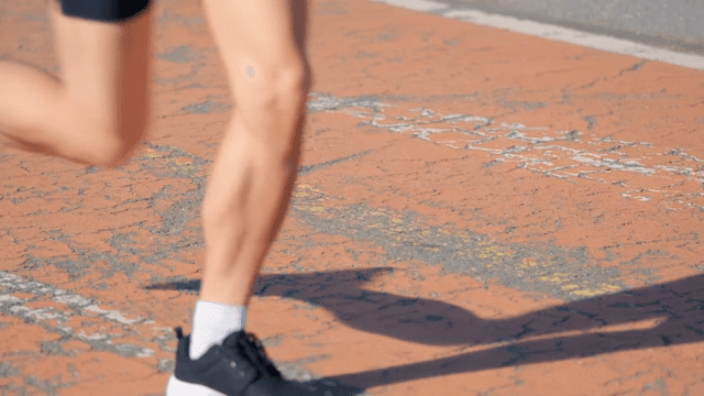 Runner preparing to start