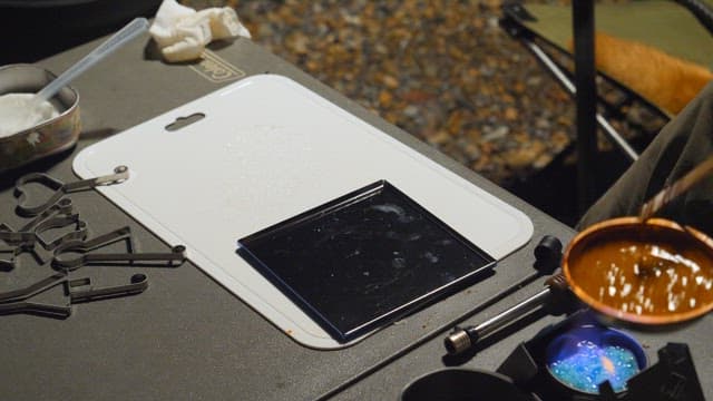 Making Dalgona by Melting Sugar