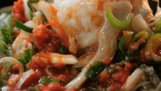 Spicy chicken soup with white rice