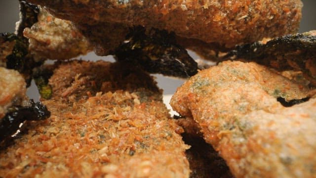 Crispy Korean laver chips with shrimp powder