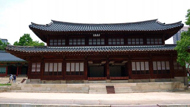 Seogeodang Hall of Deoksugung Palace in the heart of the city with stone steps