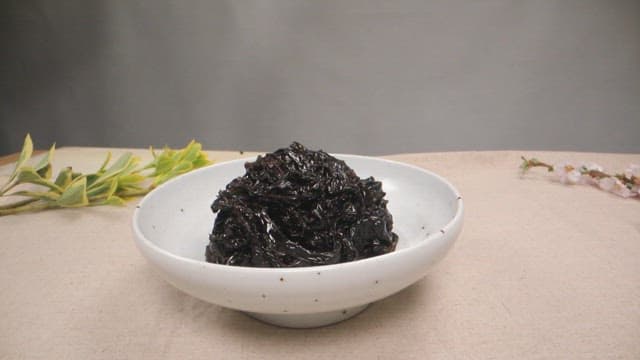 Korean laver pancake with dipping sauce