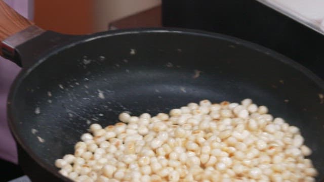 Roasting Corn in a Frying Pan