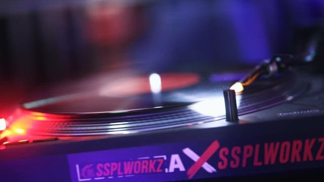 Vinyl Record that Doesn't Spin on a Turntable