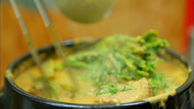 Duck soup with water parsley