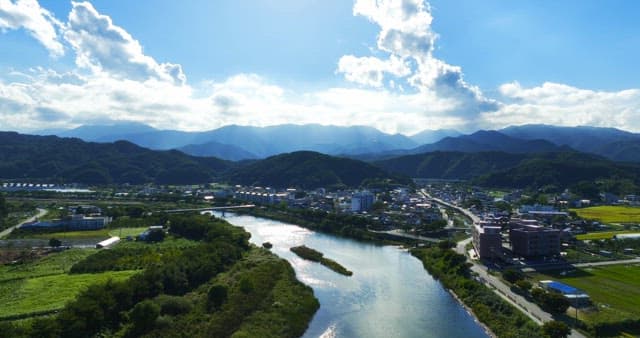 Scenic river flowing through a town