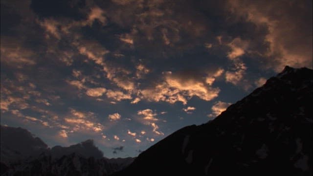 Majestic Sunrise over the Mountain Peaks